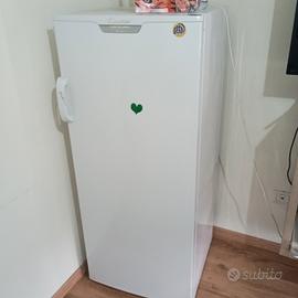 congelatore verticale Candy 