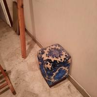 pouf in legno rivestito
