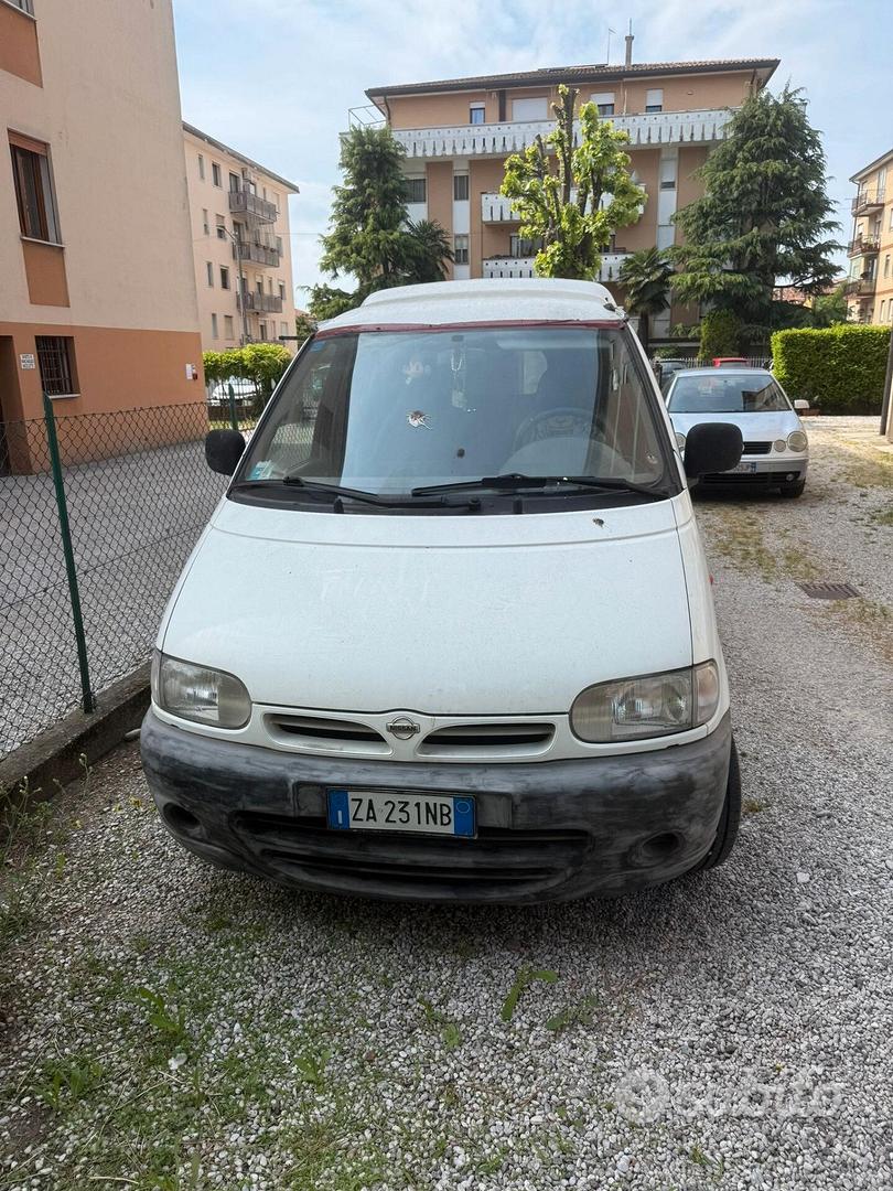 Nissan Vanette 1997 photo 2