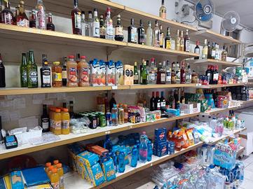 scaffali per negozio