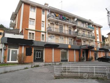 Immobile in asta di 352 m² con 3 locali a Serra Ri