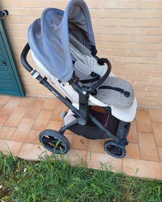 Passeggino trio Jané con base isofix girevole