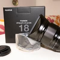 Fujifilm 18mm f/1.4 WR + Lens Hood LH-XF18