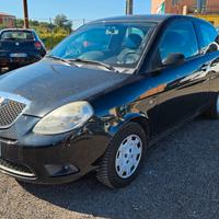 Lancia Ypsilon 1.3 MJT 75 CV Platino