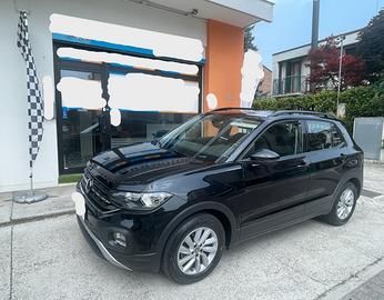 Volkswagen T-Cross 1.0 benzina neo patentati
