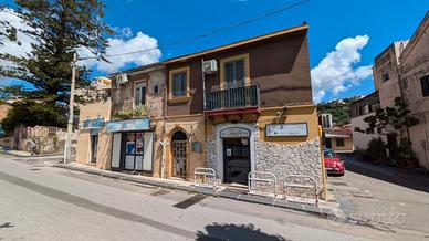 Soluzione semi indipendente in Via Comunale Camar