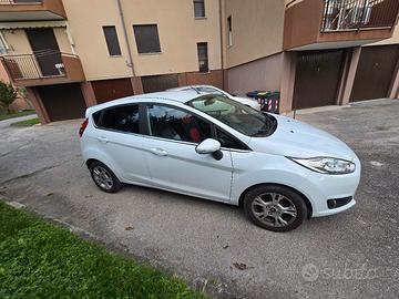 ford fiesta auto 