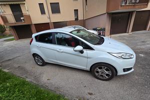 ford fiesta auto 