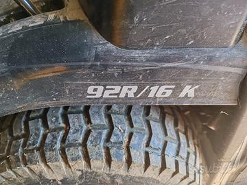 Trattorino taglia erba