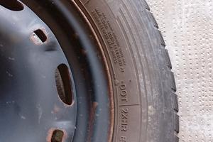 Gomme auto.