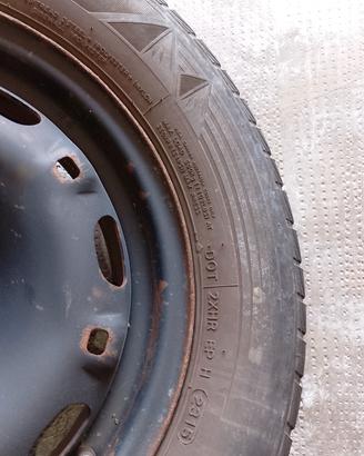Gomme auto.