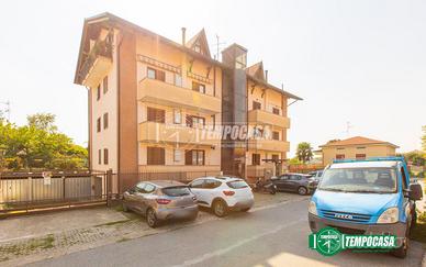 TRILOCALE IN BUONE CONDIZIONI CON BOX