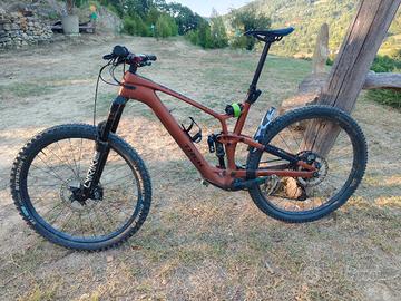 Trek Fuel E-XE 9.7   2023  usata