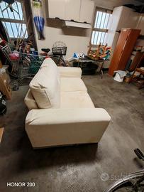 divano due posti piccolo,