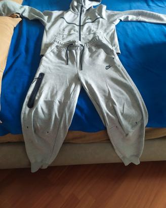 Tuta Tech Nike