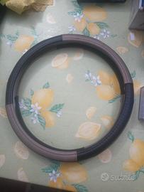 Coprivolante universale 39 cm similpelle