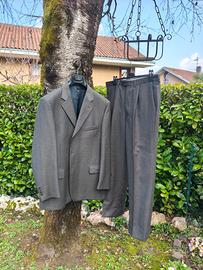 Completo uomo giacca e pantalone.
