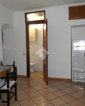 2 LOCALI A BELLEGRA
