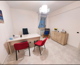 Stanza studio per medici,psicologi,fisooterapisti