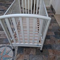 Lettino Pali in legno massello bianco-ottime condi