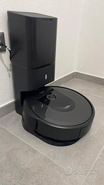 Roomba i7+ con stazione aspirante e ricarica