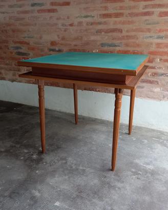 Tavolino da gioco in legno