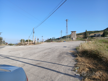 Terreno con magazzino