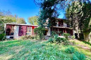 Villa di 330 m² con più di 5 locali e box auto a D