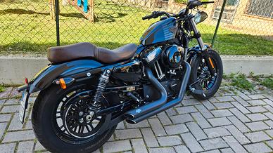 Moto Harley-Davidson Forty-Eight anno 2016 c