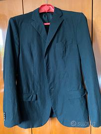 Vestito da uomo total black elegante ma comodo