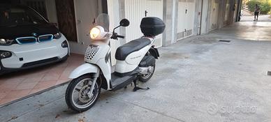 Aprilia Scarabeo 125 i.e. raffreddamento a liquido