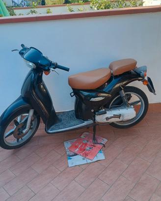 ciclomotore Aprilia scarabeo 50