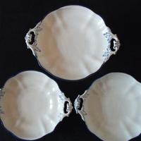 Alzatina con 2 piatti Villeroy-Boch anni 1920