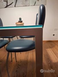 Tavolo con sedie