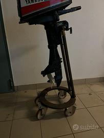Carrello per motore fuoribordo