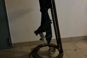 Carrello per motore fuoribordo