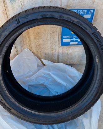 225/40 R19 93W Bridgestone LM005