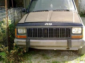 Cherokee jeep - ricambi vari di motore+ trasmissio