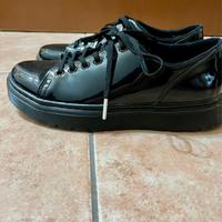 Dr. Martens Dante Patent - Pelle Verniciata