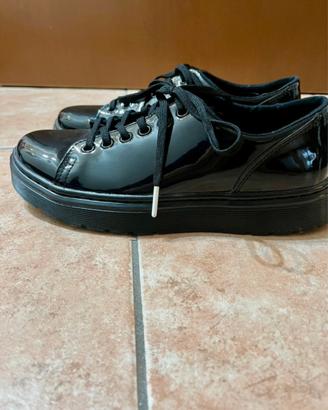 Dr. Martens Dante Patent - Pelle Verniciata