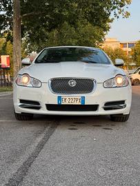 Jaguar XF 3.0 V6 Bi-Turbo Diesel (2011)