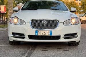 Jaguar XF 3.0 V6 Bi-Turbo Diesel (2011)