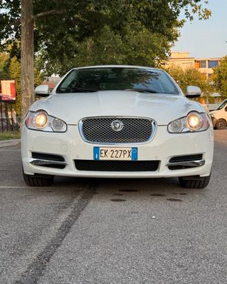 Jaguar XF 3.0 V6 Bi-Turbo Diesel (2011)