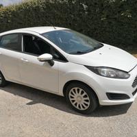 Ford fiesta autocarro 4 posti