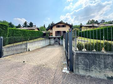 VILLA SINGOLA A PINEROLO