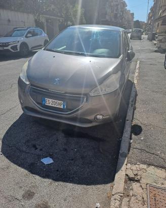 Peugeot 208 (2014)