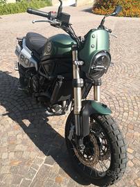 Benelli trail 800