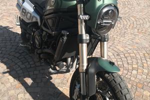 Benelli trail 800