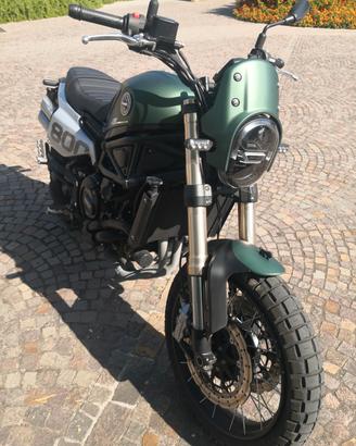 Benelli trail 800