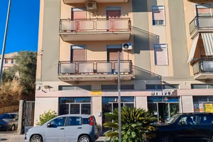 Ampi locali, vista panoramica, soleggiato